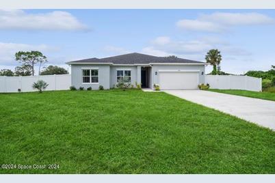 900 Coquina Street SE, Palm Bay, FL 32909 - Photo 1