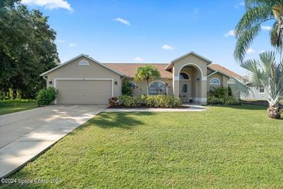 458 Sauders Road SE, Palm Bay, FL 32909 - Photo 1