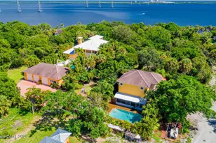 8073 S Indian River S Dr, Fort Pierce, FL 34982 - Photo 9