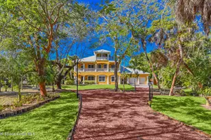 8073 S Indian River S Dr, Fort Pierce, FL 34982 - Photo 1