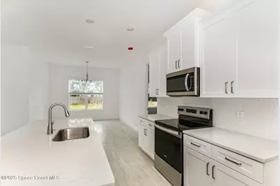 557 Castana Avenue SE #09, Palm Bay, FL 32909 - Photo 13