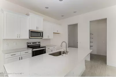 557 Castana Avenue SE #09, Palm Bay, FL 32909 - Photo 11