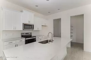 557 Castana Ave SE, Palm Bay, FL 32909 - Photo 11