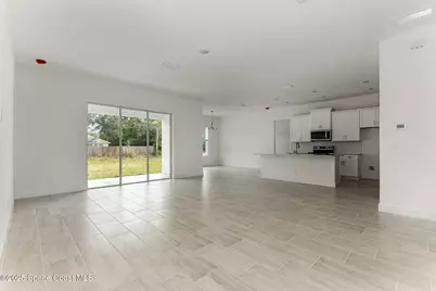 557 Castana Avenue SE #09, Palm Bay, FL 32909 - Photo 3