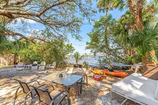 1365 Pineapple Ave, Melbourne, FL 32935 - Photo 7