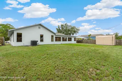 991 Tahiti Avenue SE, Palm Bay, FL 32909 - Photo 7