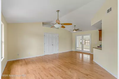 991 Tahiti Avenue SE, Palm Bay, FL 32909 - Photo 9