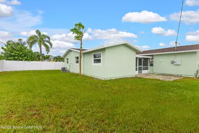 2356 Lakeview Drive, Melbourne, FL 32935 - Photo 7