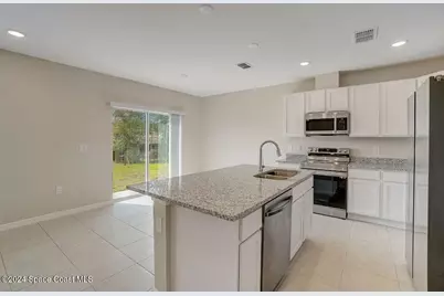 3376 Hummingbird Avenue SW, Palm Bay, FL 32908 - Photo 11