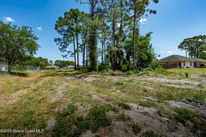 585 Tejon Avenue SW, Palm Bay, FL 32908 - Photo 3