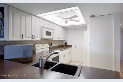 555 Jackon Avenue #302, Cape Canaveral, FL 32920 - Photo 13