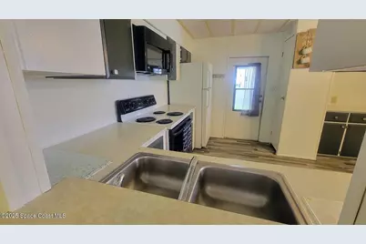 566 Marnie Circle, Melbourne, FL 32904 - Photo 7