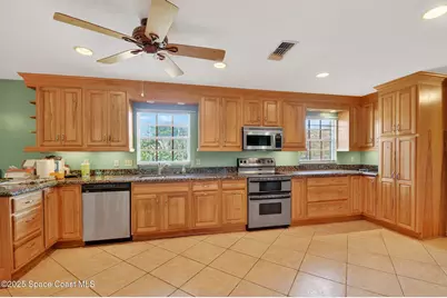 6581 Hillside Lane, Lake Worth, FL 33467 - Photo 5