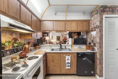 313 La Paloma Lane, Titusville, FL 32780 - Photo 5