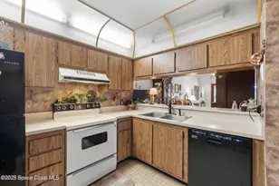 313 La Paloma Ln, Titusville, FL 32780 - Photo 3