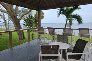 2557 Pineapple Ave, Melbourne, FL 32935 - Photo 25