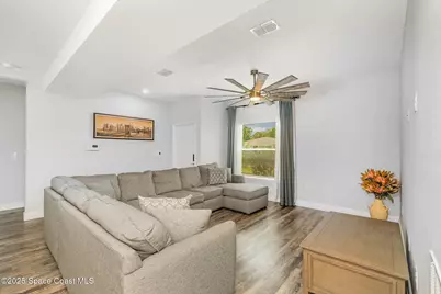 728 Daysland Avenue SW, Palm Bay, FL 32908 - Photo 5