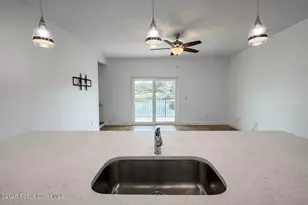 913 Paddleboard Ct, Melbourne, FL 32935 - Photo 5