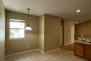 1040 Venetian Dr, Melbourne, FL 32904 - Photo 9