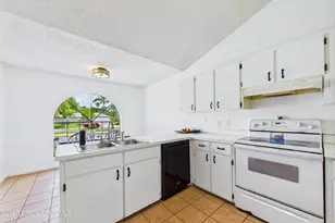 136 Emerson Dr NW, Palm Bay, FL 32907 - Photo 5