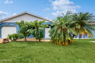 1053 Zambrana St SE, Palm Bay, FL 32909 - Photo 3