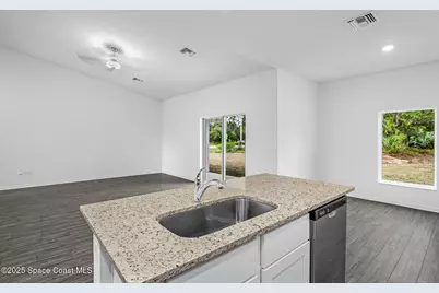 884 Aruba Avenue SE, Palm Bay, FL 32909 - Photo 5