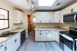 581 Borraclough Ave, Palm Bay, FL 32907 - Photo 3