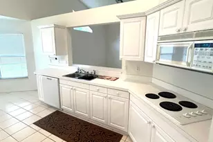 729 Kenwood Cir, Melbourne, FL 32940 - Photo 11