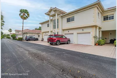 536 7th Square #103, Vero Beach, FL 32962 - Photo 3