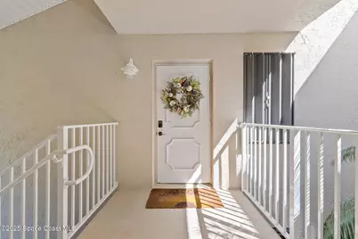 3212 S Lakeview Circle #10-205, Fort Pierce, FL 34949 - Photo 5