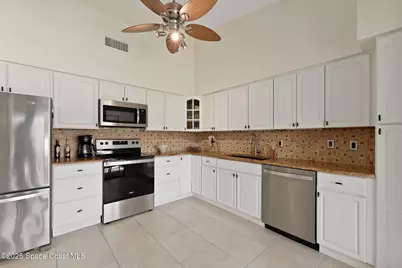 3212 S Lakeview Circle #10-205, Fort Pierce, FL 34949 - Photo 15
