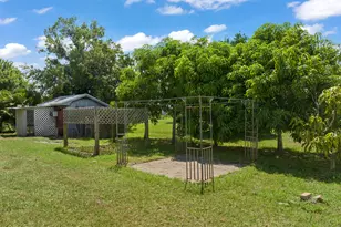 854 Dale Cir, Sebastian, FL 32958 - Photo 5