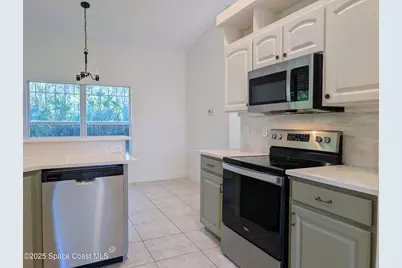 27 Utide Court, Palm Coast, FL 32164 - Photo 5