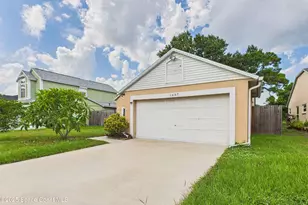 1657 Clover Cir, Melbourne, FL 32935 - Photo 3