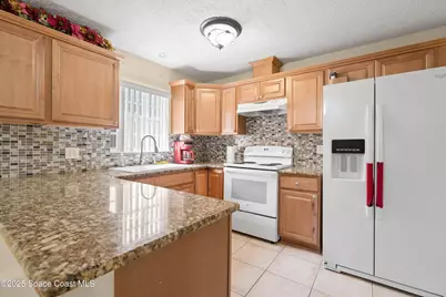 533 Castana Avenue SE, Palm Bay, FL 32909 - Photo 7