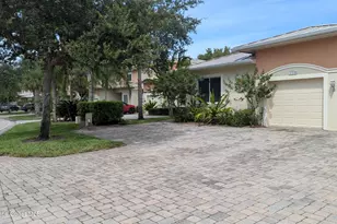 826 Middleton Dr SW, Vero Beach, FL 32962 - Photo 3