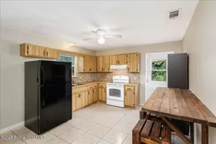 1076 Ivanhoe St NW, Palm Bay, FL 32907 - Photo 5