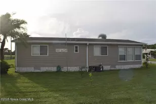 901 Laurel Cir, Barefoot Bay, FL 32976 - Photo 7