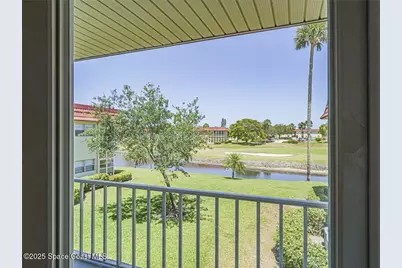 66 Woodland Drive #203, Vero Beach, FL 32962 - Photo 5