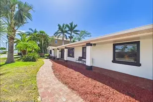 1747 Wavecrest St, Merritt Island, FL 32952 - Photo 3