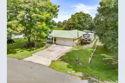 1562 Hayworth Circle NW, Palm Bay, FL 32907 - Photo 5