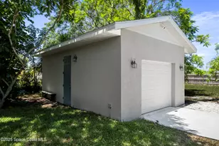 204 Lantana Ln, Melbourne, FL 32901 - Photo 35