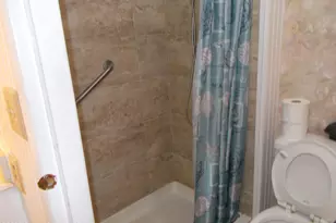 906 Spruce St, Sebastian, FL 32976 - Photo 17