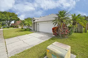 2076 Trevino Cir, Melbourne, FL 32935 - Photo 9