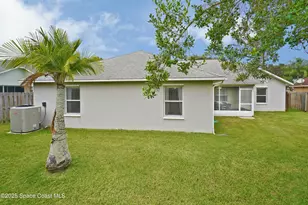 2076 Trevino Cir, Melbourne, FL 32935 - Photo 15