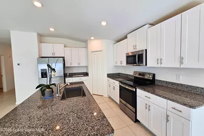 36442 Flats Street, Zephyrhills, FL 33541 - Photo 5