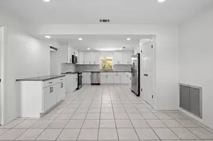 5215 Pina Vista Dr, Melbourne, FL 32934 - Photo 11