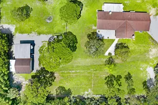 6570 Whispering Pines Ln, Grant-Valkaria, FL 32949 - Photo 11