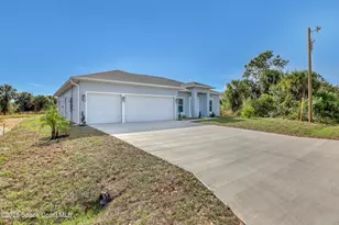 660 Yardley St SW, Palm Bay, FL 32908 - Photo 3