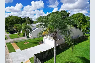 1747 Clover Circle, Melbourne, FL 32935 - Photo 7